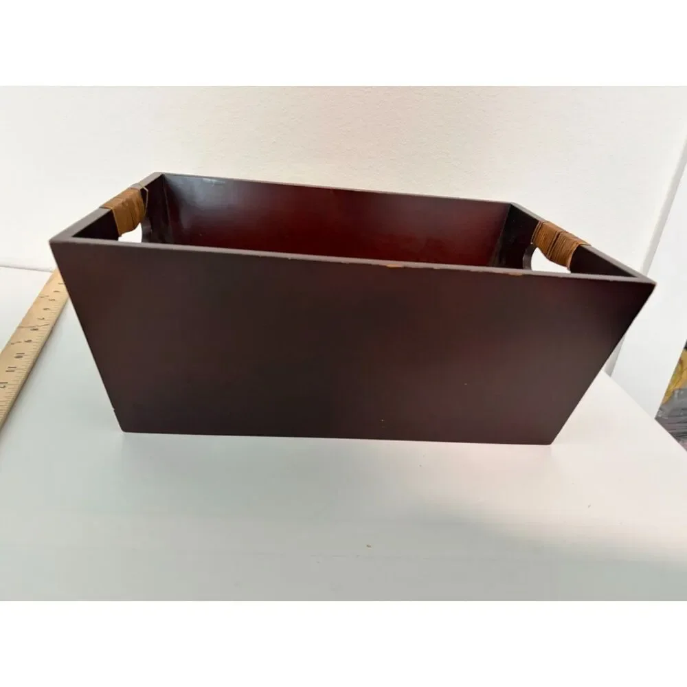 2003 Target wood basket with handles 10x15